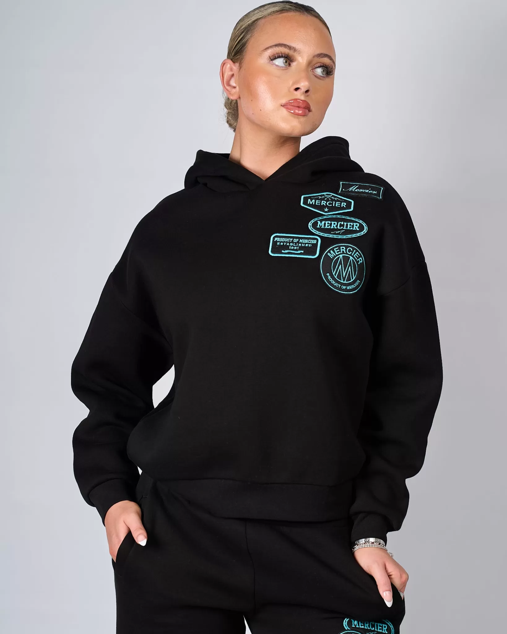 Shop Mercier Felpa con cappuccio con badge Tiffany OG nera da donna