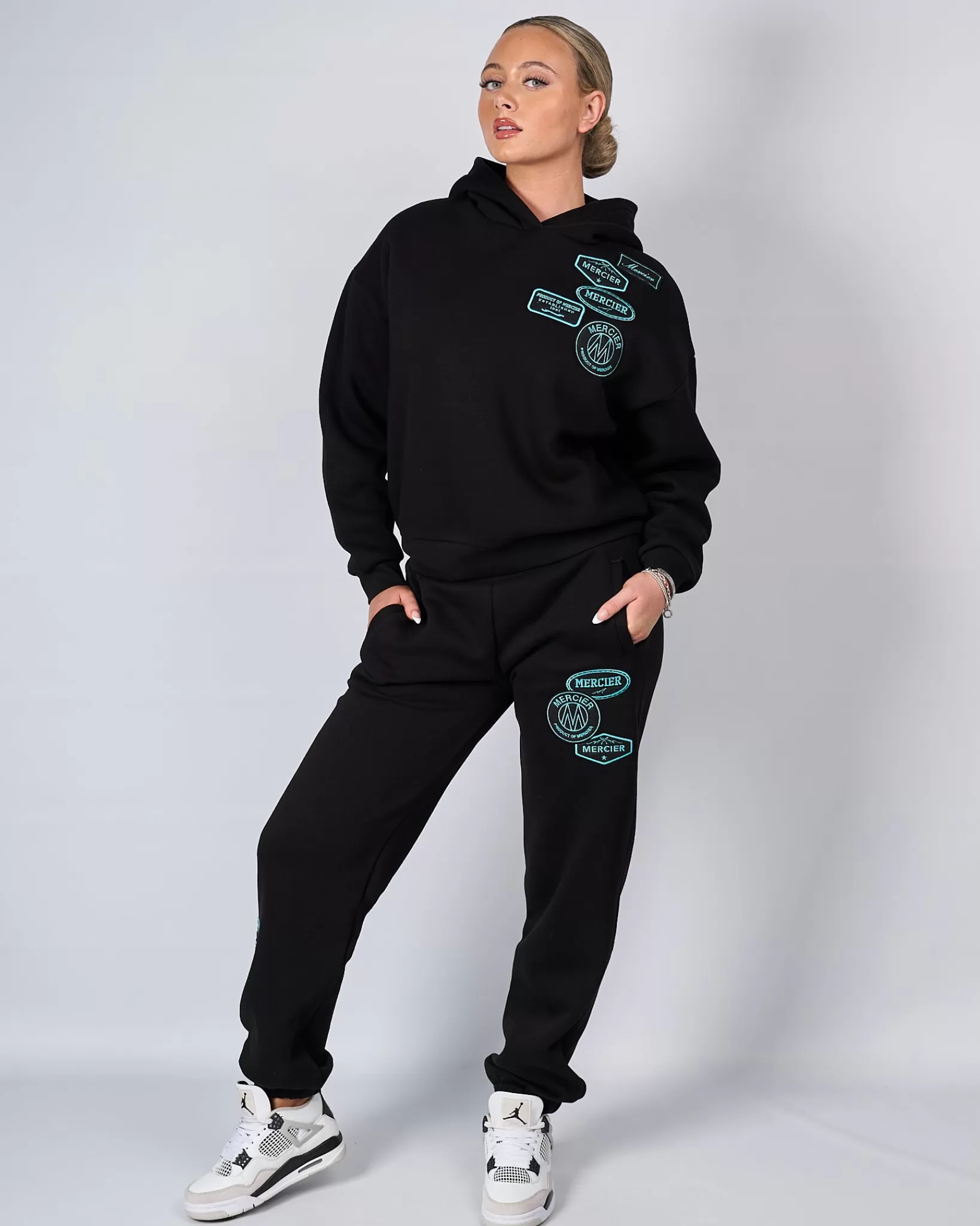 Shop Mercier Felpa con cappuccio con badge Tiffany OG nera da donna