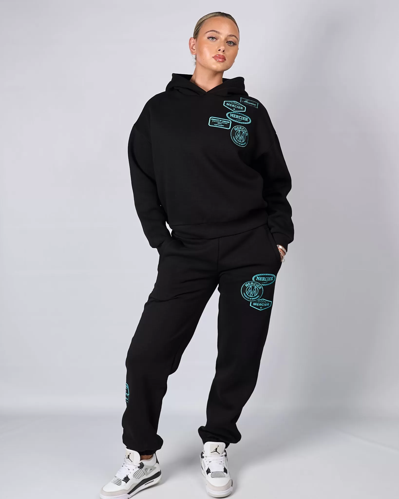 Shop Mercier Felpa con cappuccio con badge Tiffany OG nera da donna