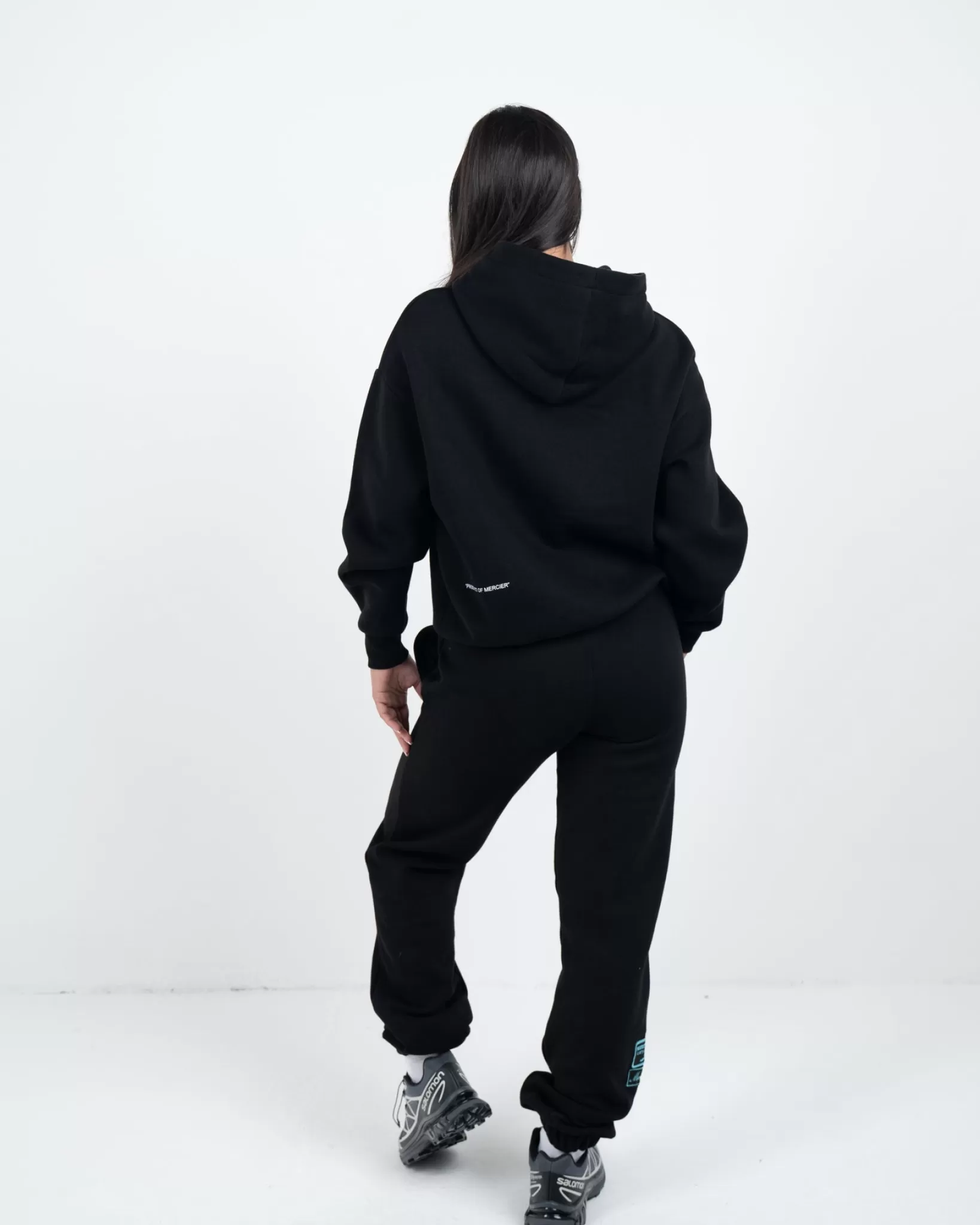 Shop Mercier Felpa con cappuccio con badge Tiffany OG nera da donna