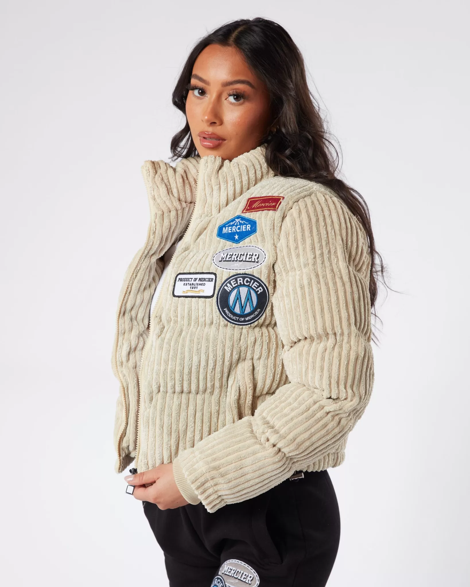 Best Mercier Giacca da donna con cordone beige e distintivo.